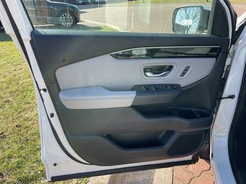 New 2025 Honda Pilot EX-L image 18