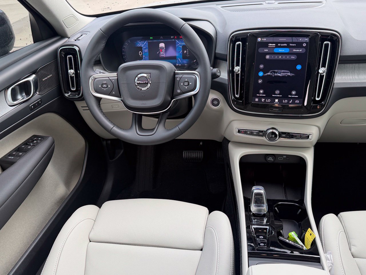 New 2026 Volvo XC40 B5 Ultra w/ Protection Package Premier AWD/4WD image 13