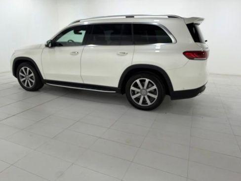 Used 2023 Mercedes-Benz GLS 450 4MATIC image 2