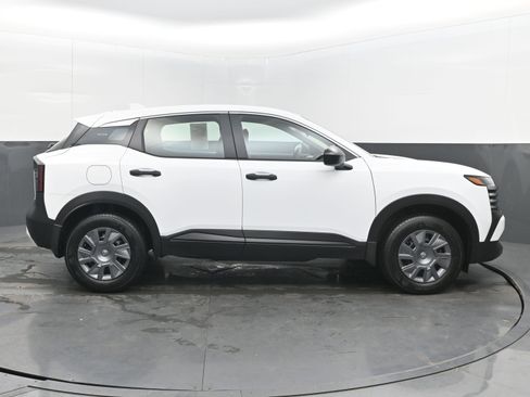 Certified 2025 Nissan Kicks S image 8