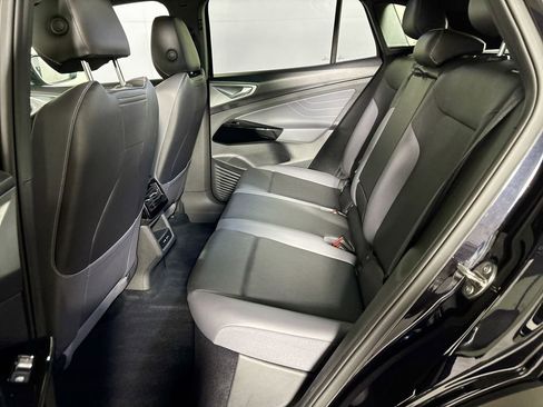 Certified 2023 Volkswagen ID.4 Pro S AWD/4WD image 21