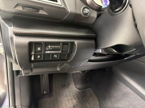 Used 2018 Subaru Crosstrek 2.0i Premium AWD/4WD image 14