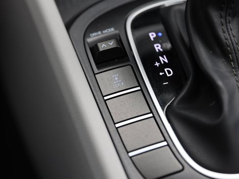 Certified 2025 Hyundai Kona SEL image 30