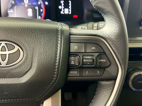 Used 2025 Toyota 4Runner SR5 image 19