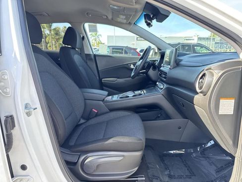 Used 2023 Hyundai Kona SE image 37
