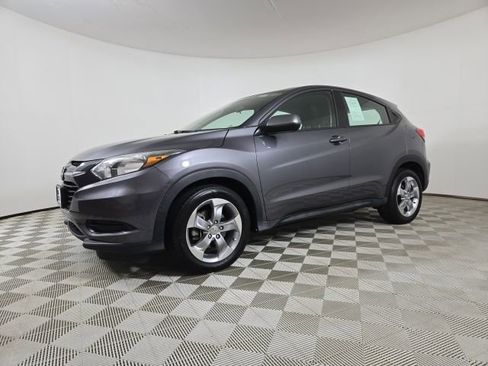 Used 2017 Honda HR-V LX image 6