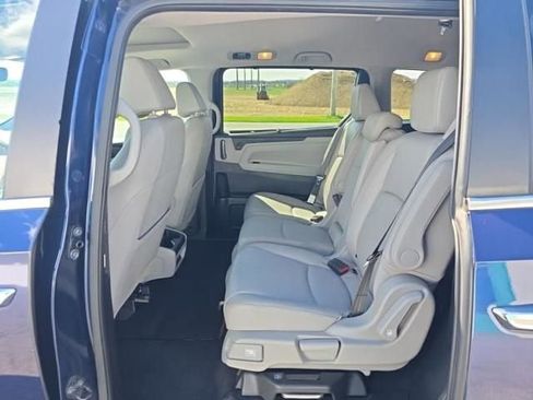 Used 2024 Honda Odyssey EX-L image 3