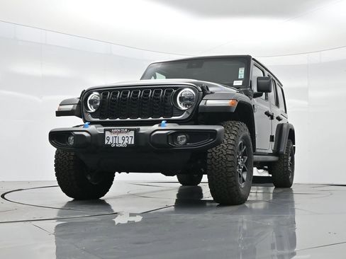 Used 2024 Jeep Wrangler Unlimited image 44