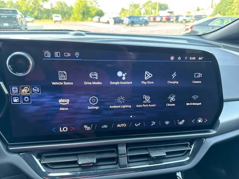 Certified 2024 Chevrolet Equinox EV RS image 31