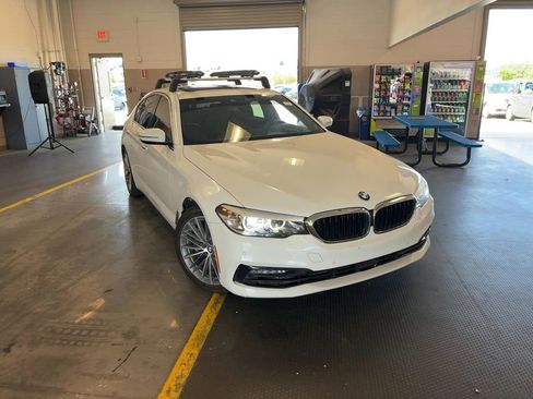 Used 2018 BMW 540i xDrive image 3