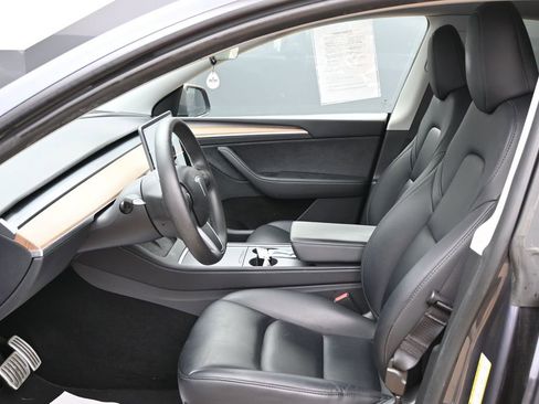 Used 2023 Tesla Model Y Performance image 15