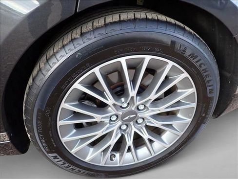 Used 2023 Genesis G80 2.5T image 7