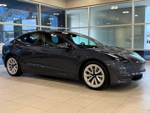Used 2022 Tesla Model 3 Long Range AWD/4WD image 6