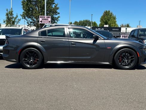 Used 2022 Dodge Charger Scat Pack RWD image 3