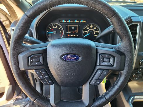 Used 2016 Ford F150 XLT w/ Equipment Group 302A Luxury image 9