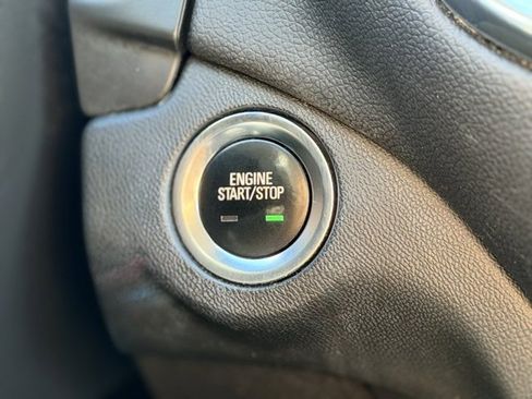 Used 2022 Chevrolet Equinox LT image 12