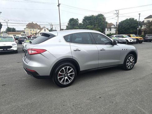 Used 2017 Maserati Levante S AWD/4WD image 5