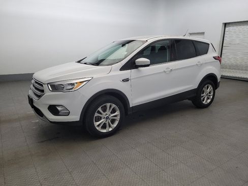 Used 2019 Ford Escape SE image 2