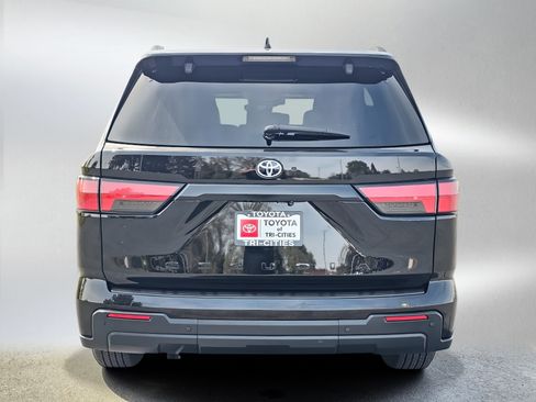 Used 2023 Toyota Sequoia SR5 w/ SR5 Premium Package AWD/4WD image 8
