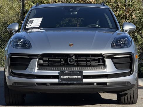 Certified 2025 Porsche Macan image 10