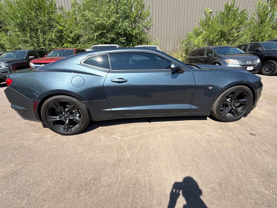 Used 2020 Chevrolet Camaro LT RWD image 8