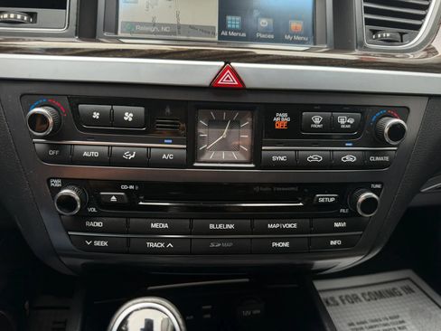 Used 2017 Genesis G80 3.8 RWD image 33