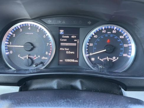 Used 2017 Toyota Highlander AWD V6 image 16