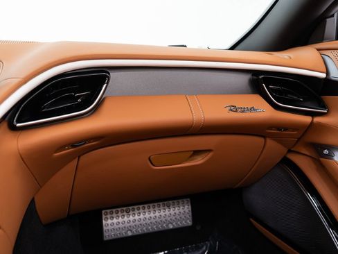Used 2025 Ferrari Roma Spider RWD image 38