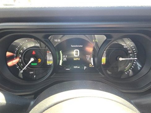 Certified 2025 Jeep Wrangler Unlimited Sahara AWD/4WD image 13