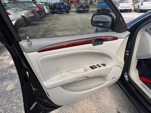 Used 2009 Buick Lucerne CXL FWD image 10