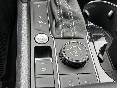 Used 2021 Volkswagen Atlas Cross Sport SEL Premium R-Line AWD/4WD image 27
