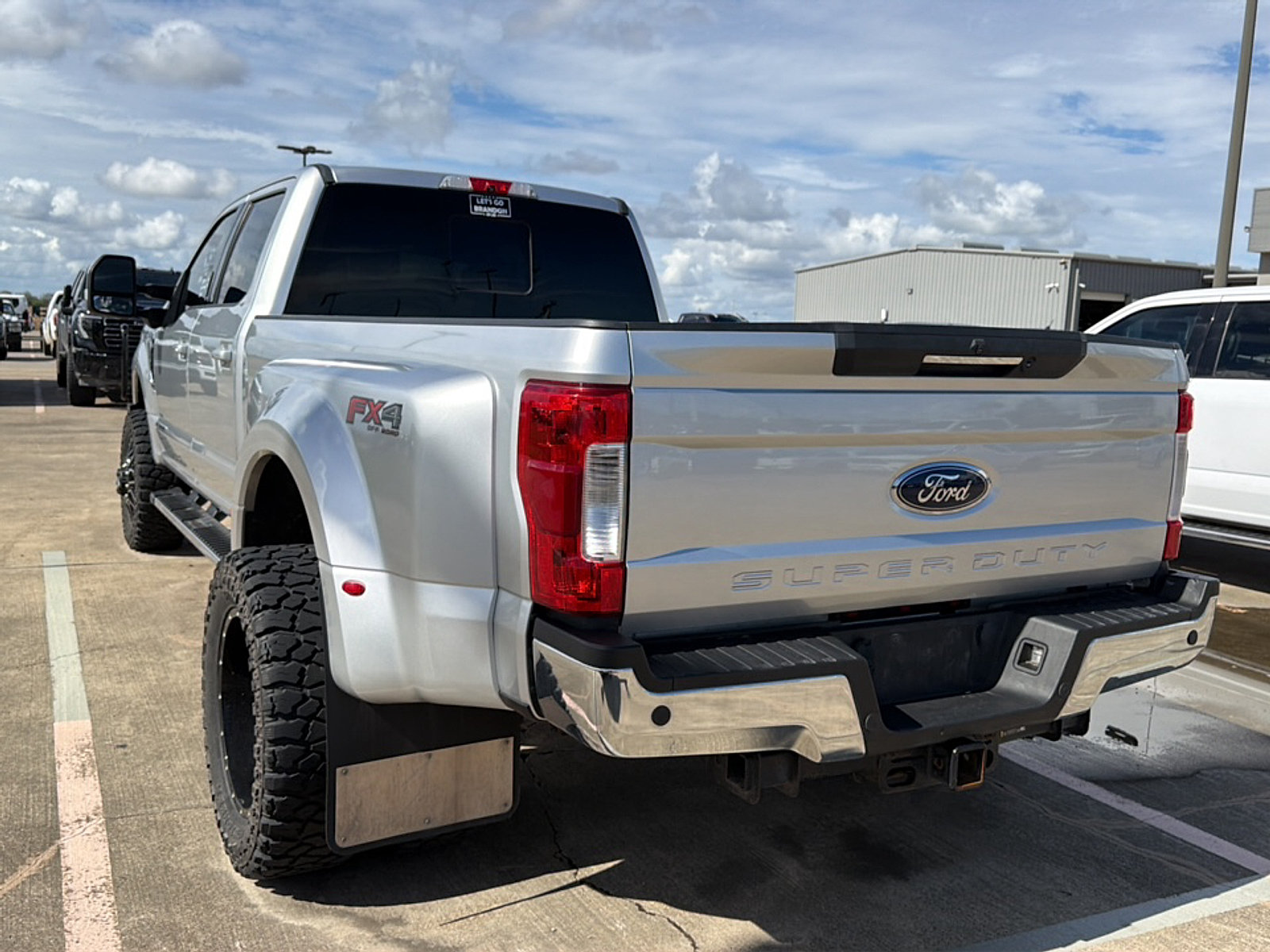 Used 2019 Ford F350 Lariat w/ Lariat Ultimate Package AWD/4WD image 7