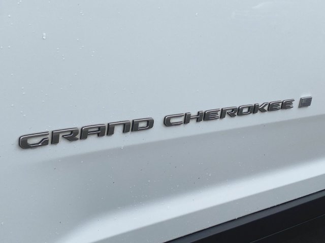 Used 2022 Jeep Grand Cherokee L Limited AWD/4WD image 31