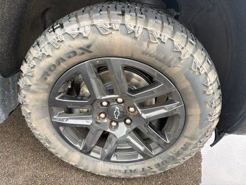 Used 2023 Chevrolet Silverado 1500 Custom AWD/4WD image 4