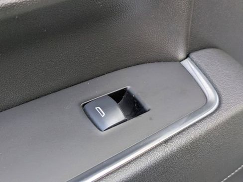 Used 2025 Chevrolet Silverado 1500 LT RWD image 27
