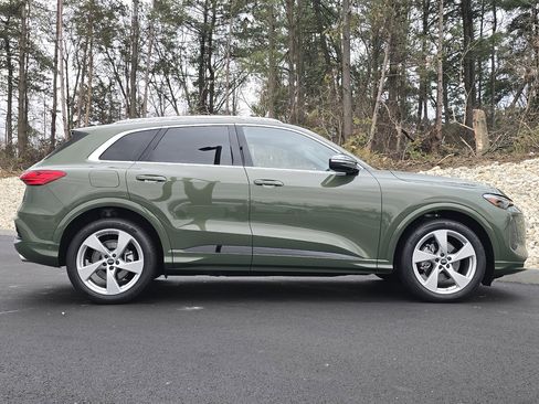 Certified 2025 Audi Q5 Prestige image 6