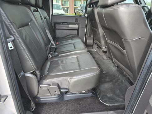Used 2011 Ford F350 Lariat w/ Chrome Pkg image 32