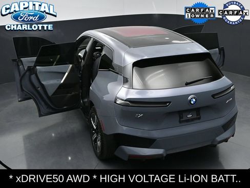 Used 2023 BMW iX xDrive50 w/ Sport Package AWD/4WD image 33