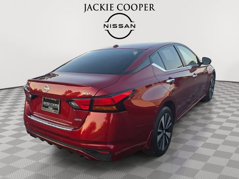 Certified 2022 Nissan Altima 2.5 SV w/ SV Premium Package AWD/4WD image 5