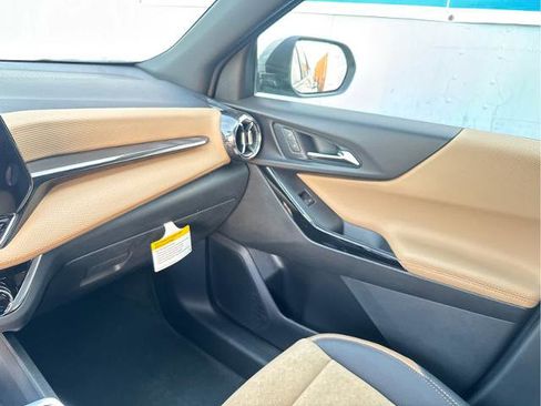 New 2026 Chevrolet Equinox ACTIV w/ Convenience Package III FWD image 29