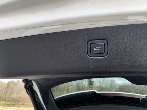 Used 2019 Chevrolet Blazer LT image 30