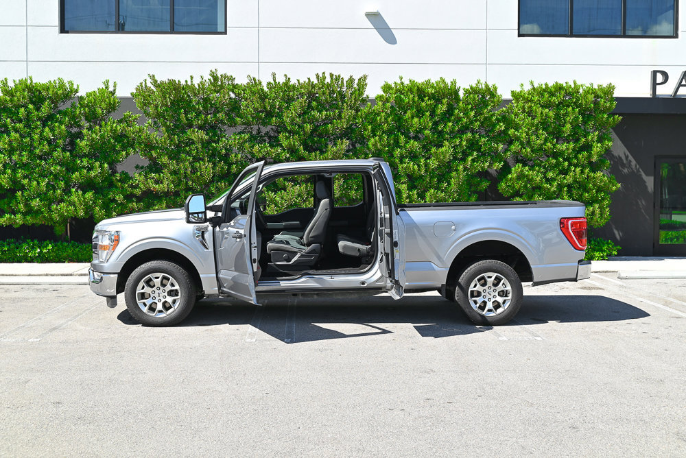 Used 2022 Ford F150 XLT w/ Trailer Tow Package RWD image 8