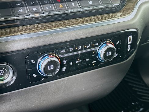 Used 2024 GMC Sierra 1500 Elevation image 23