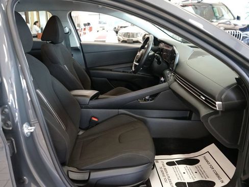 Used 2023 Hyundai Elantra SEL w/ Convenience Package FWD image 40