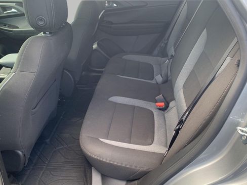 Used 2023 Chevrolet TrailBlazer LT FWD image 19