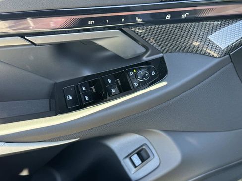 New 2026 BMW i5 eDrive40 w/ Premium Package image 18