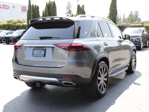 Used 2025 Mercedes-Benz GLE 450e 4MATIC image 8