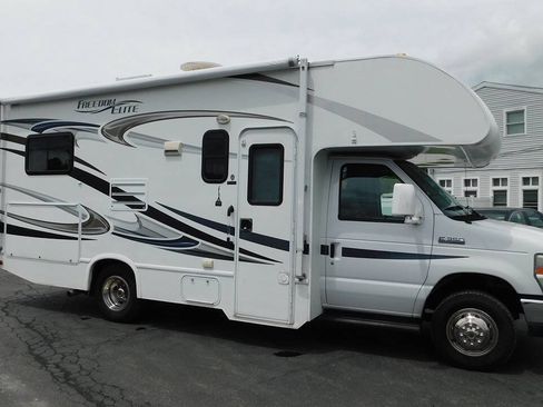 Used 2013 Ford E-350 and Econoline 350 Super Duty Wagon w/ Motorhome Prep Pkg RWD image 9