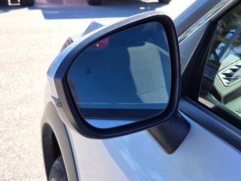 Used 2023 Nissan Rogue SV image 12