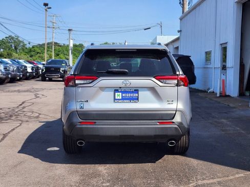 Used 2020 Toyota RAV4 XLE Premium AWD/4WD image 4